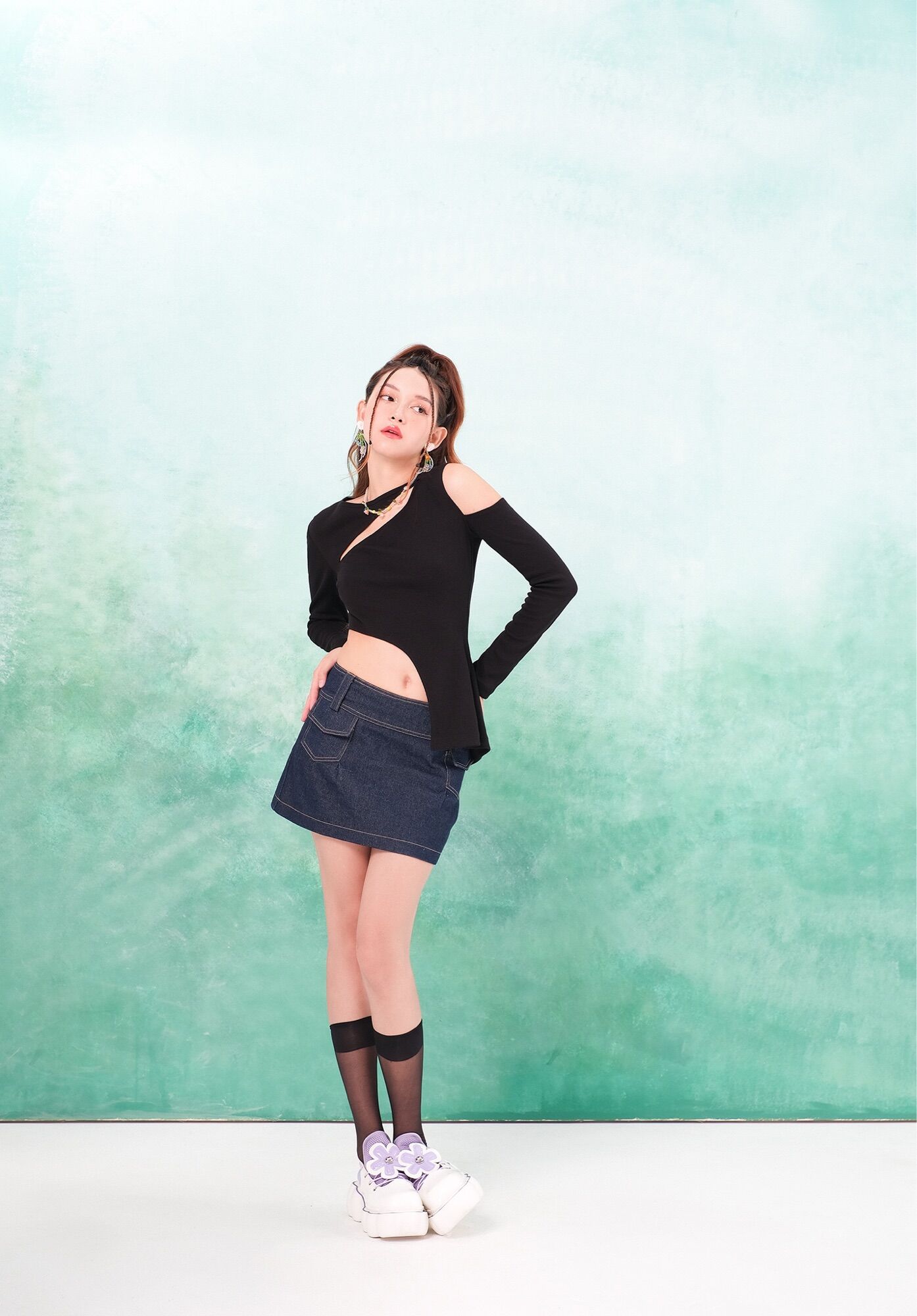 Double Moonshot - Chân váy jeans ngắn hạ eo