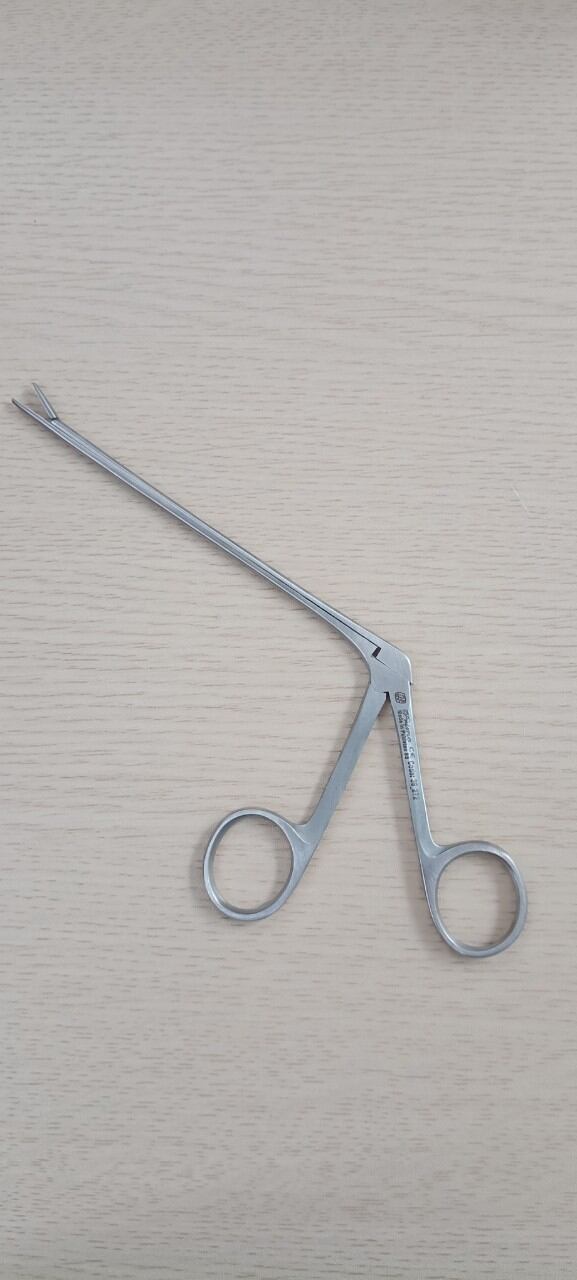 Gắp dị vật tai 8,5 và 12cm
