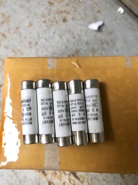 1 hộp 20 con cầu chì sứ 500V 5A