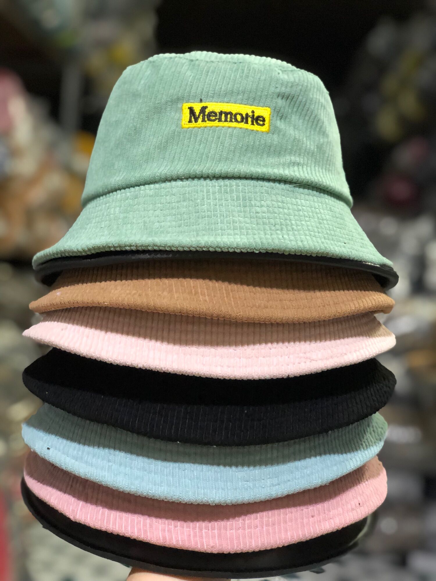 Nón bucket nhung thêu logo chữ MEMORY