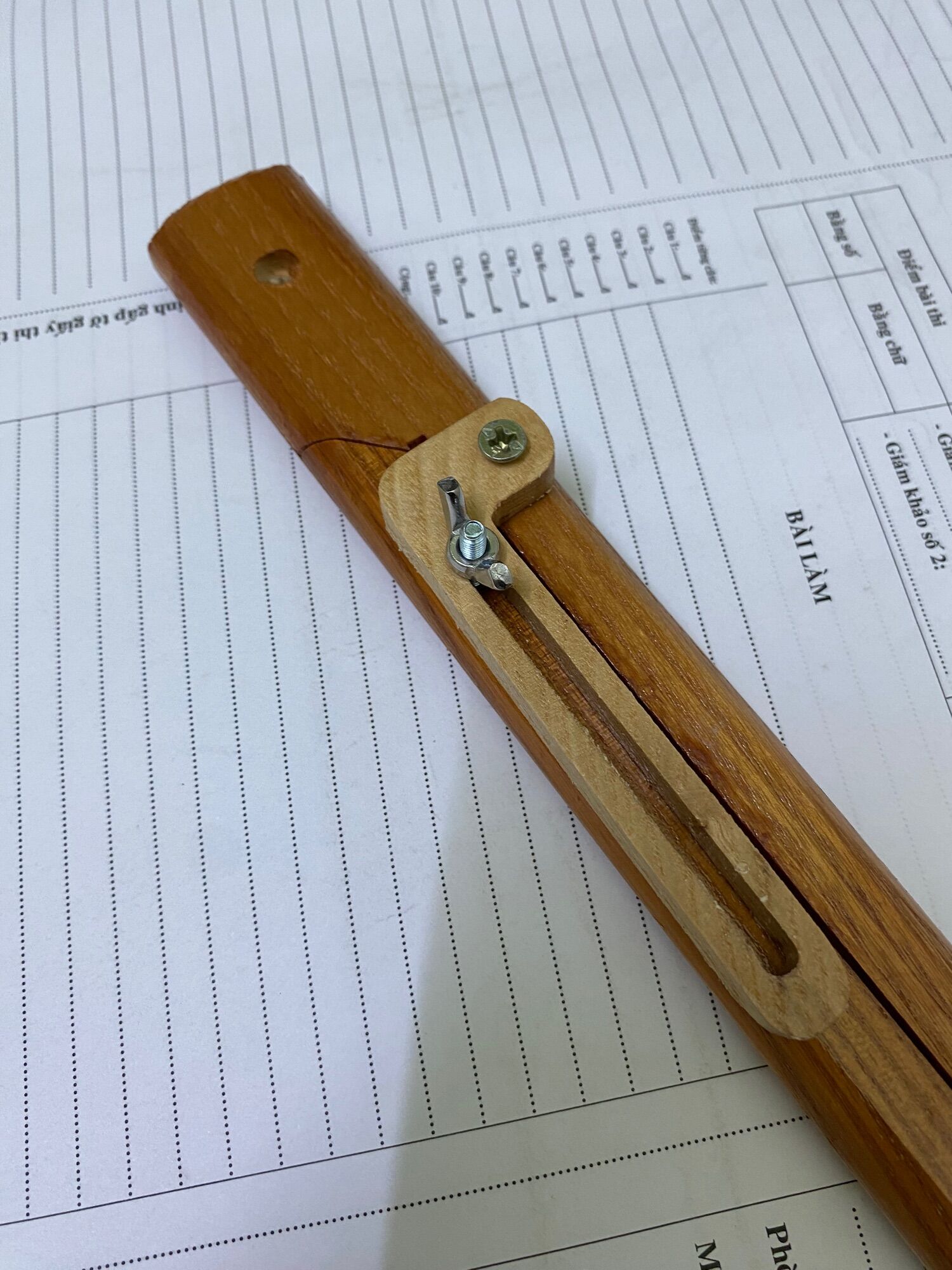 Compa gỗ dành cho giáo viên ( Gỗ sồi )