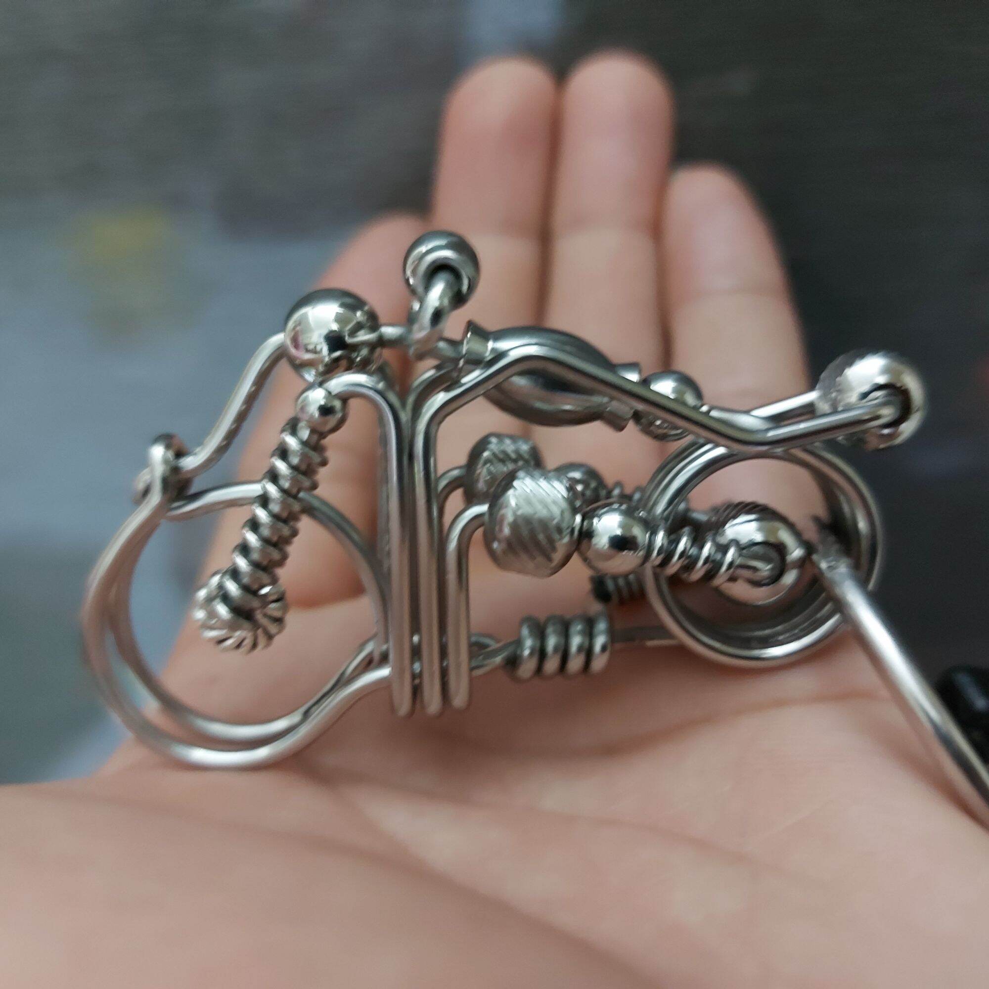 Móc khóa xe làm thủ công mẫu xe