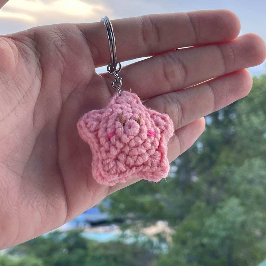 Móc khoá hình ngôi sao handmade bằng len