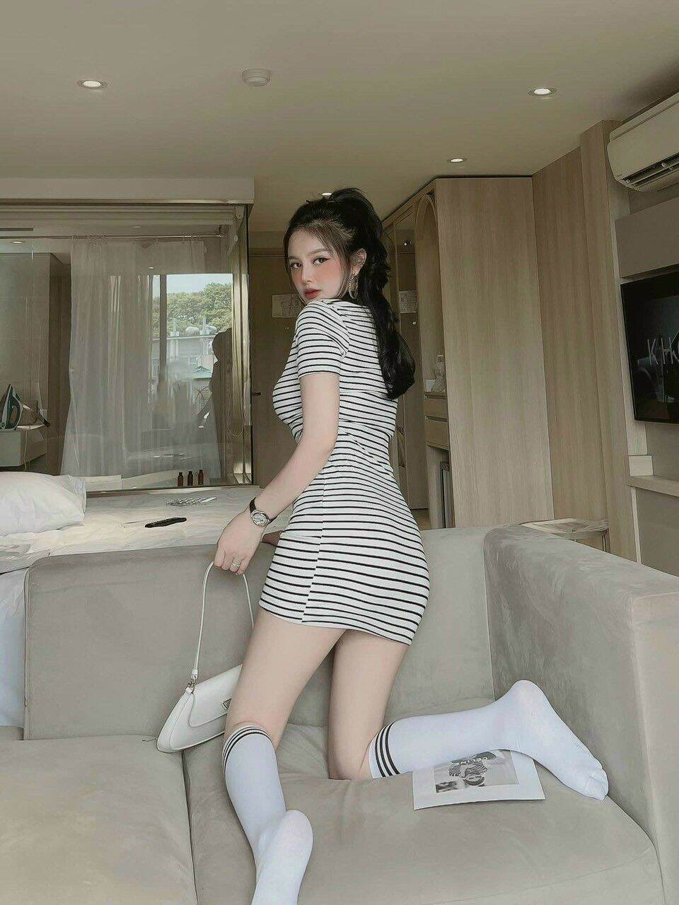 Đầm body kẻ ôm có cổ ảnh thật
