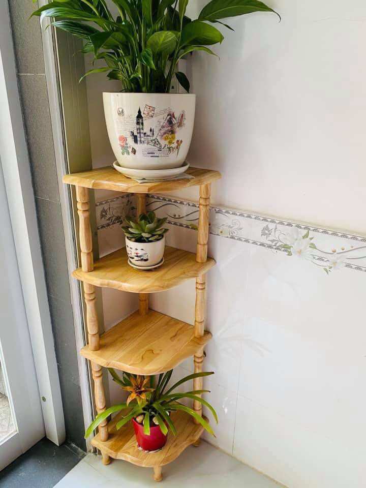 KỆ GÓC TƯỜNG GỖ CAO SU 4 TẦNG