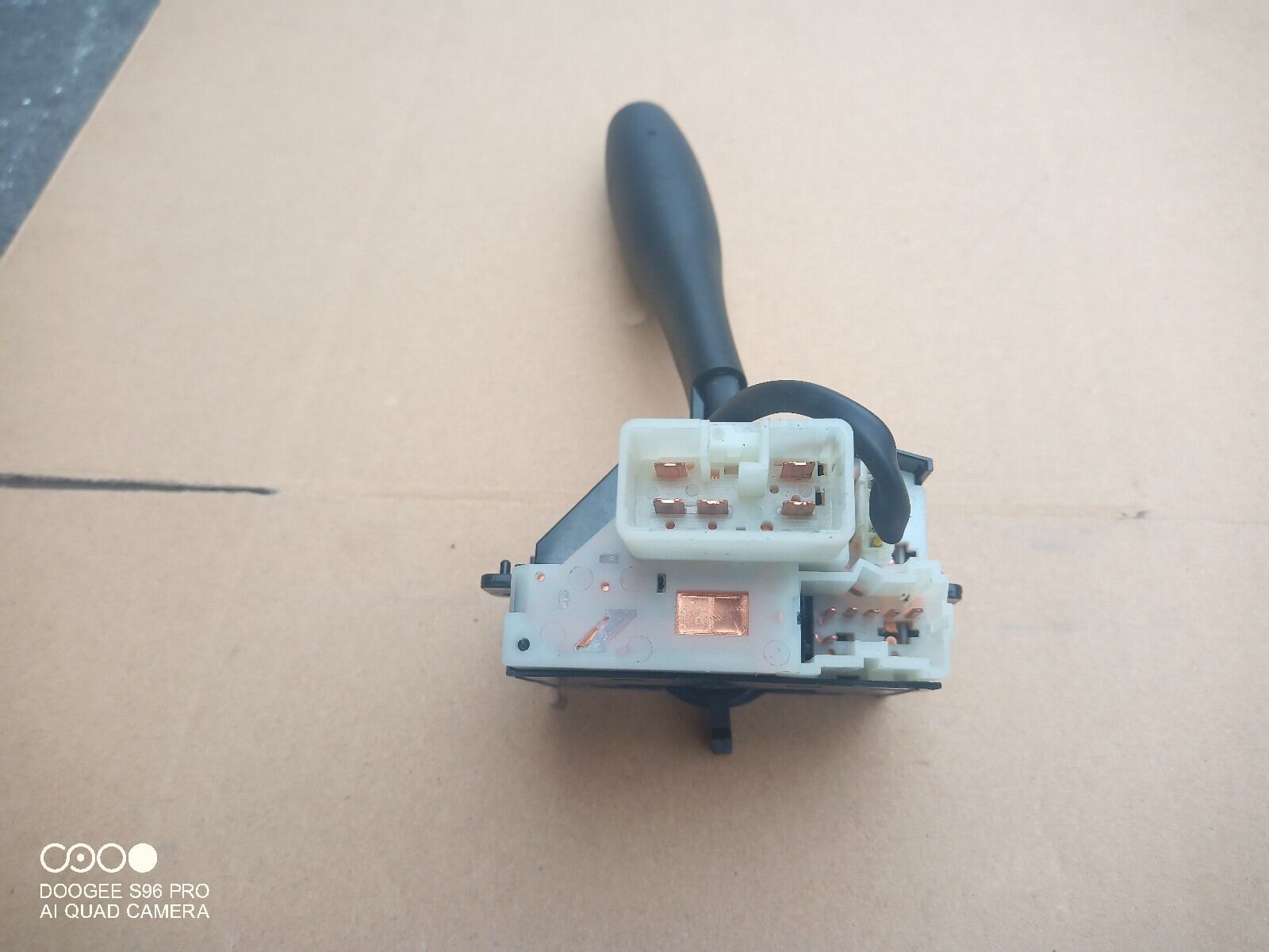 Công tắc đèn pha cột vô lăng (Switch turn signal lamp & lighting) Jolie VB2W 4G63
MR329636