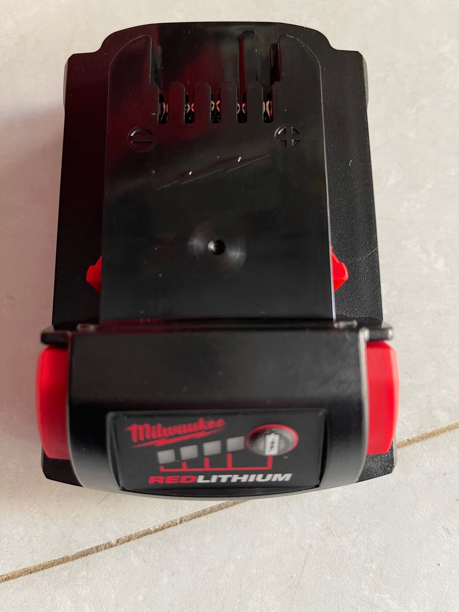 [HCM]Pin milwaukee 18v Mỹ về