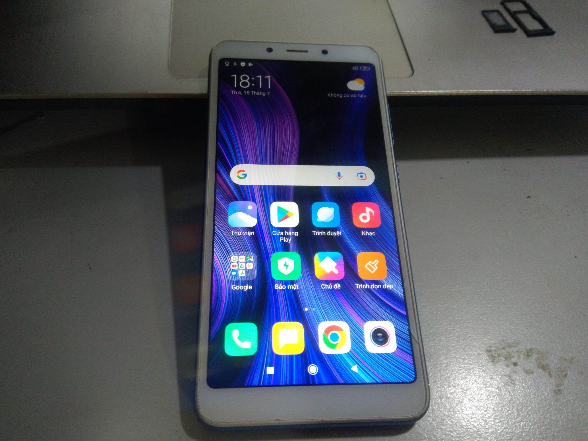 Redmi 6a nứt kính nhẹ