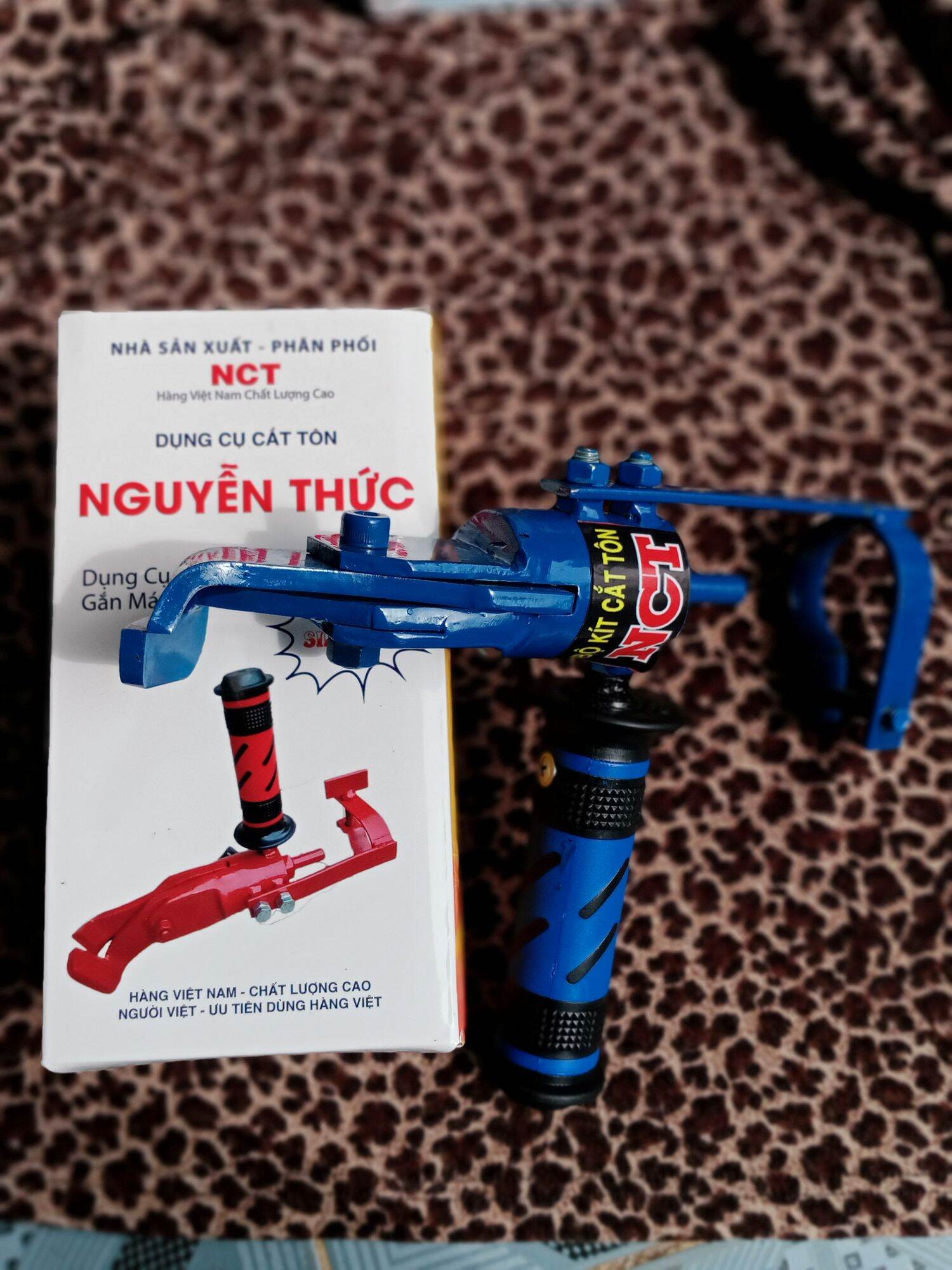 Dụng cụ cắt tôn chính hãng