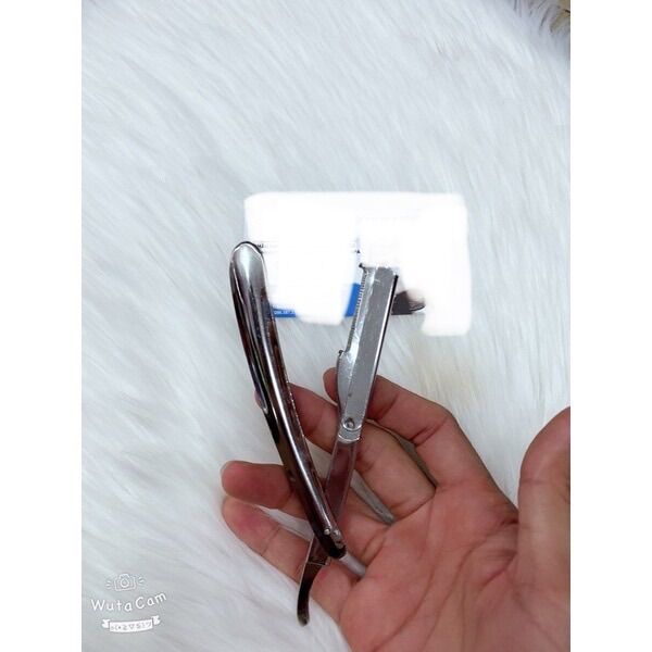 Dao cạo cán inox dùng để nắp dao nam cạo râu trong salon, dao được dùng nhiều tiện sử dụng tháo nắp dễ dàng