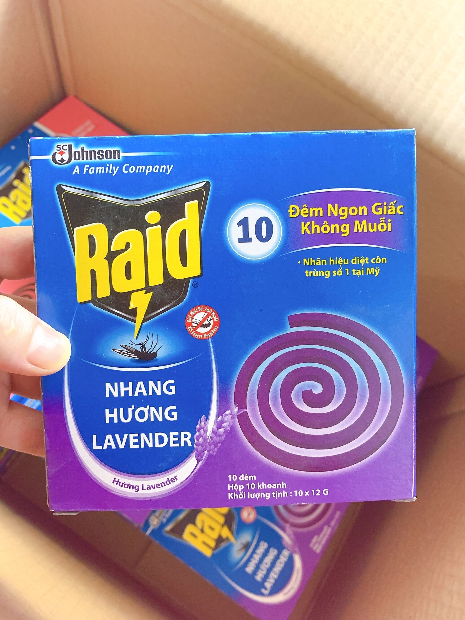 Nhang thơm đuổi muỗi Raid hương lavender 1 hộp 10 khoanh