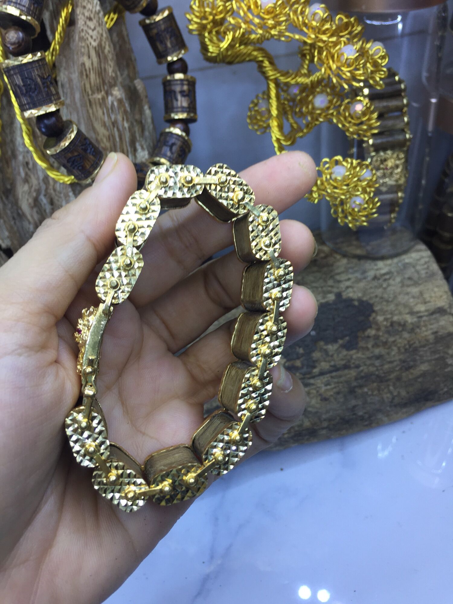 Lách tay trầm tốc tự nhiên