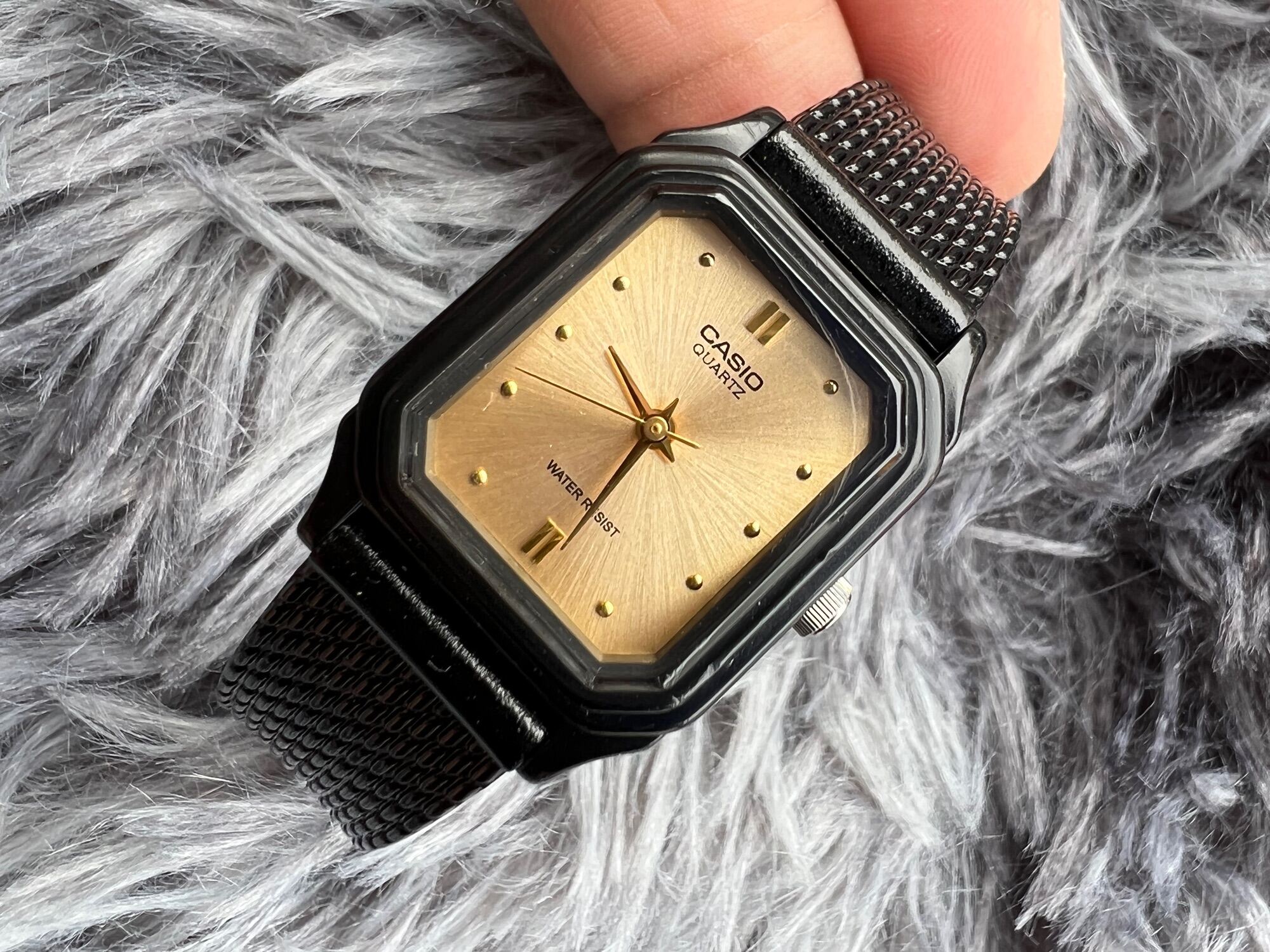 Casio mặt vàng