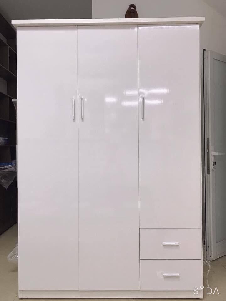 Tủ quần áo/ Tủ trẻ em/ Tủ nhựa đài loan giá rẻ  3 cánh màu trắng. Kích thước 1m1*1m7*45cm. Bảo hành 5 năm. Chỉ nhận ship HCM, Bình Dương, Biên Hòa miễn phí