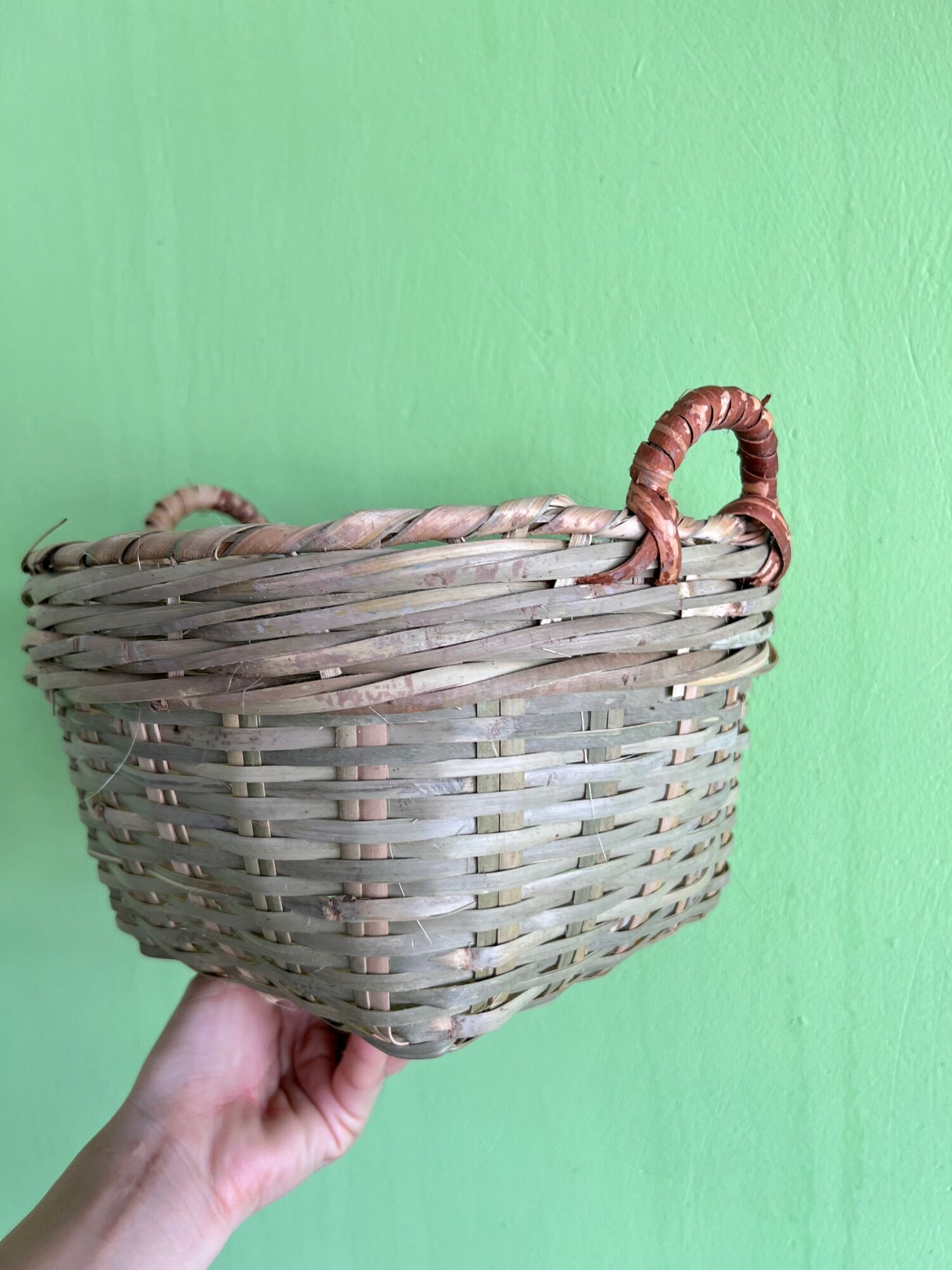 Rổ tre vuông cần xé tre quai mây