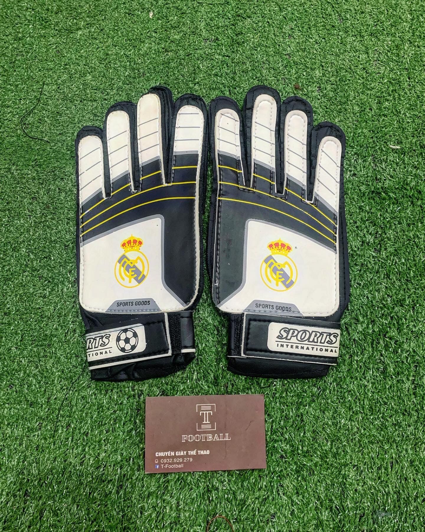 Găng Tay Thủ Môn Bóng Đá ( Găng tay CLB Real Madrid , MU , Barca , ..)