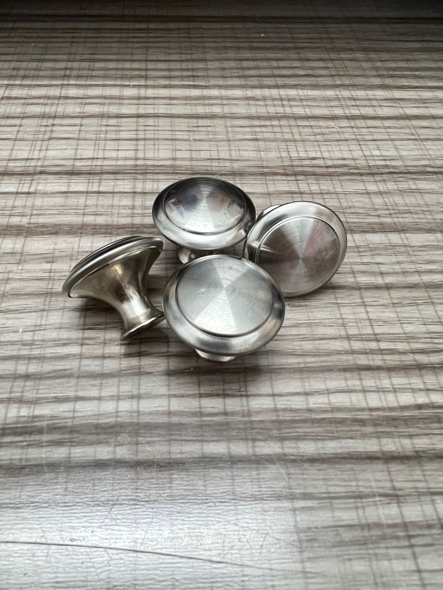 Núm tay nắm tủ inox bản rộng 3cm