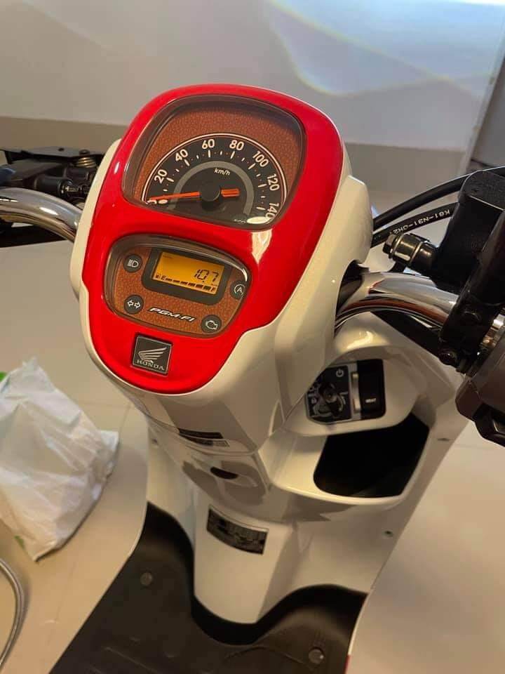 Mica đồng hồ Scoopy 2016-2020