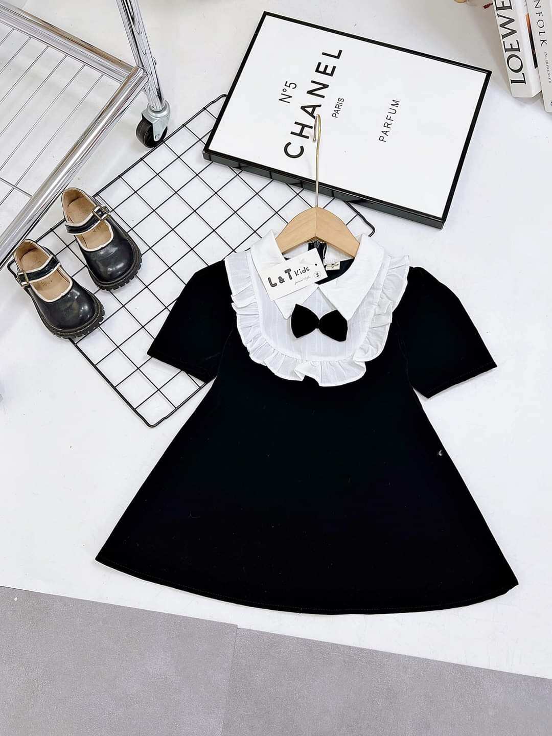 Váy nhung tiểu thư dễ thương cho bé gái