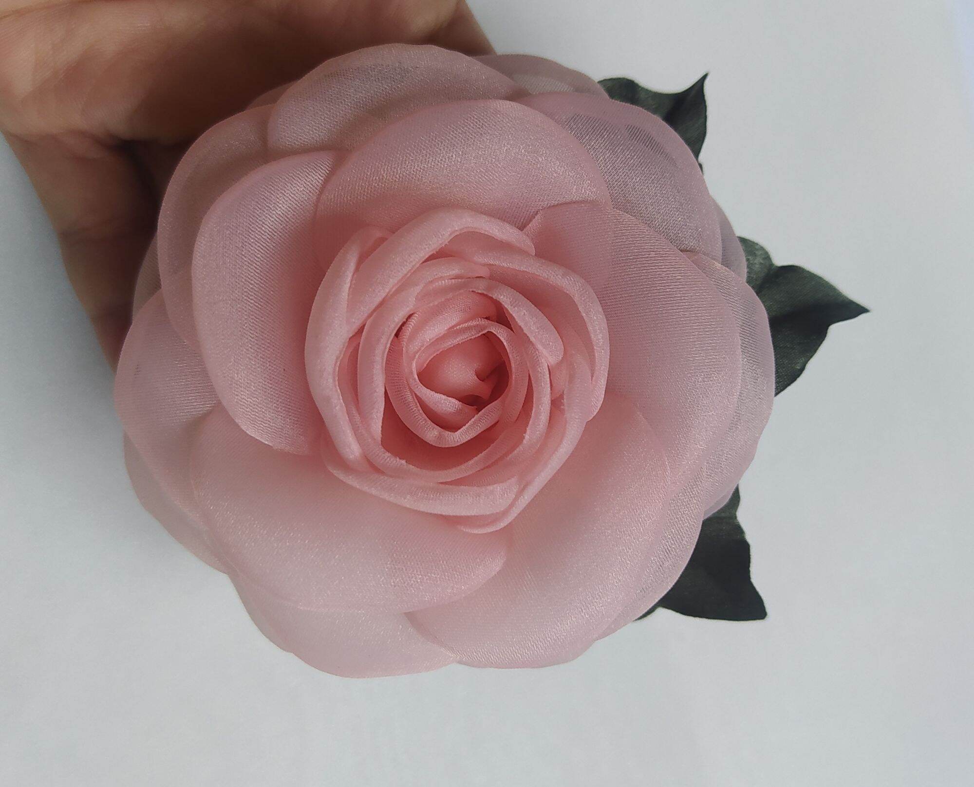 Hoa hồng cài áo handmade Canto xinh xắn