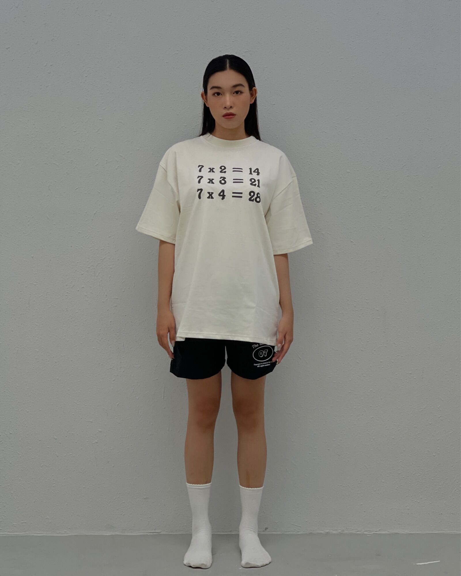 Combo áo thun Cotton và quần short dù Poly trắng