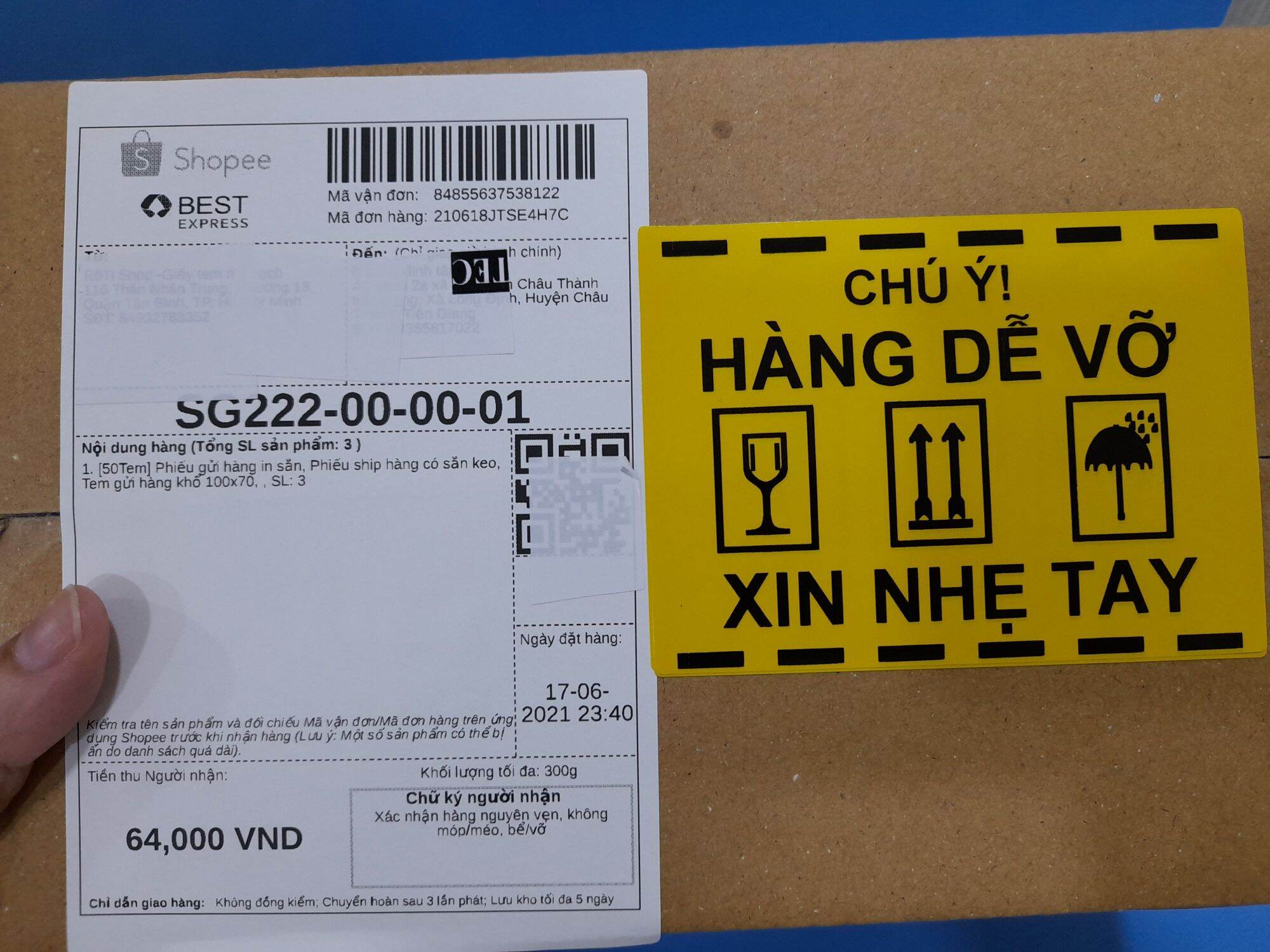 Combo 100 con tem decal Hàng dễ vỡ kích thước 10,3x7,6cm