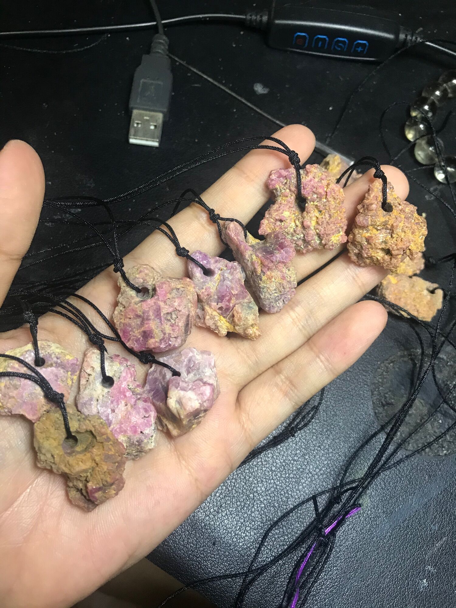 Dây đeo đá thanh tẩy Ruby thô