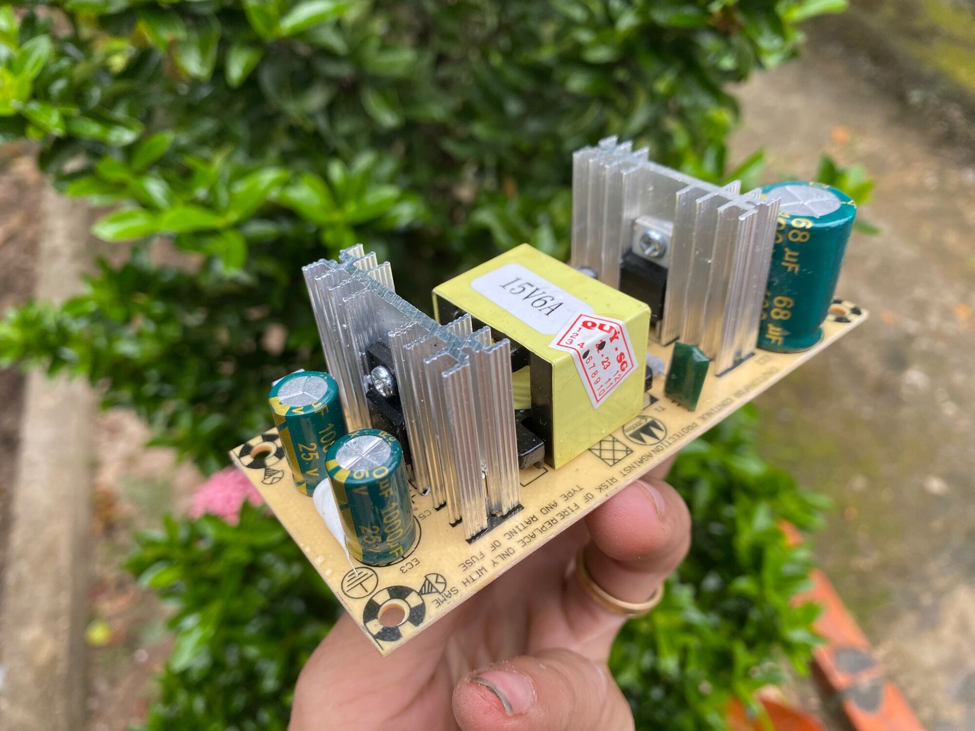Nguồn xung loa kéo 15v 6a