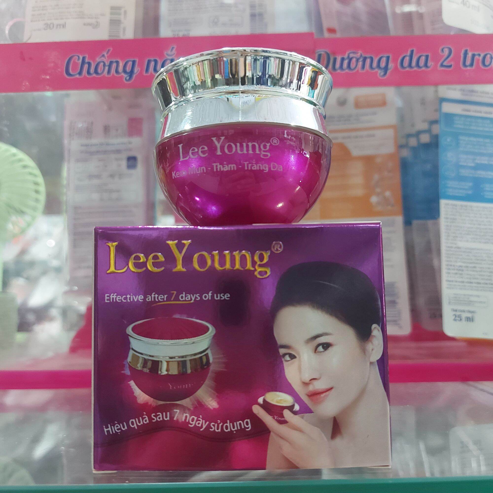 KEM MỤN THÂM TRẮNG DA  LEE YOUNG