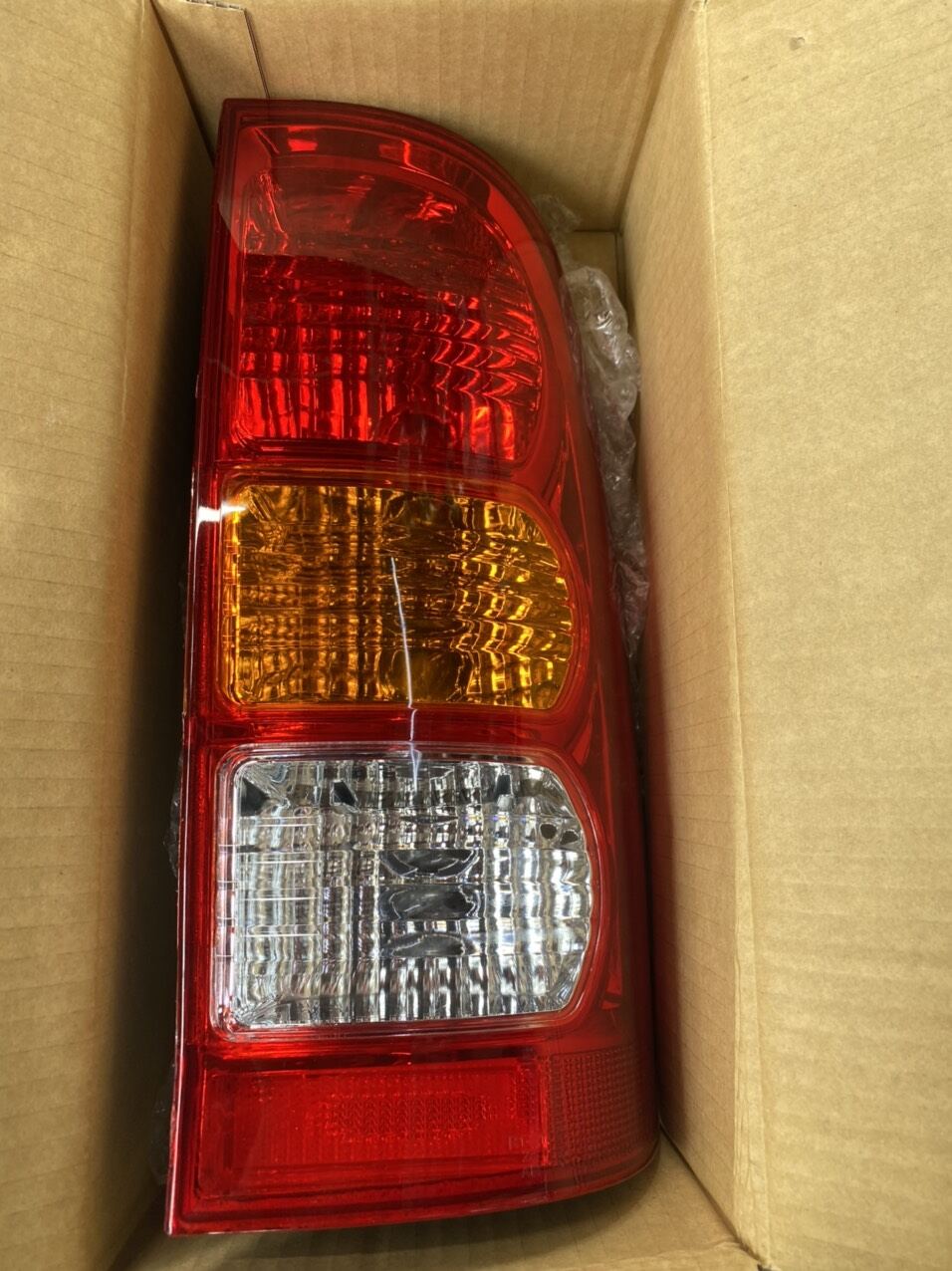 Đèn hậu hilux 2009