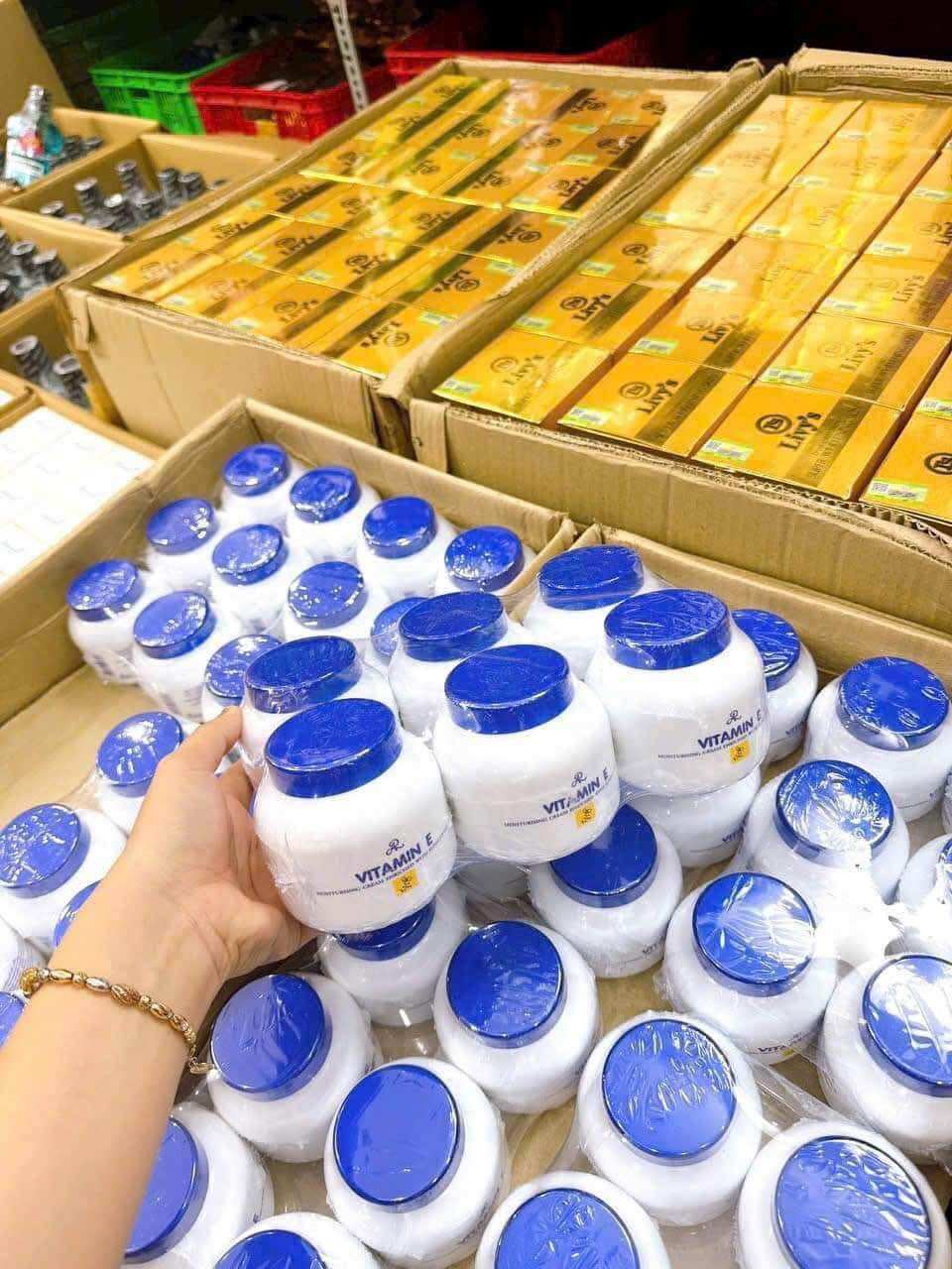 Kem dưỡng thể Vitamin E Thái Lan 200ml (chinh hang)
