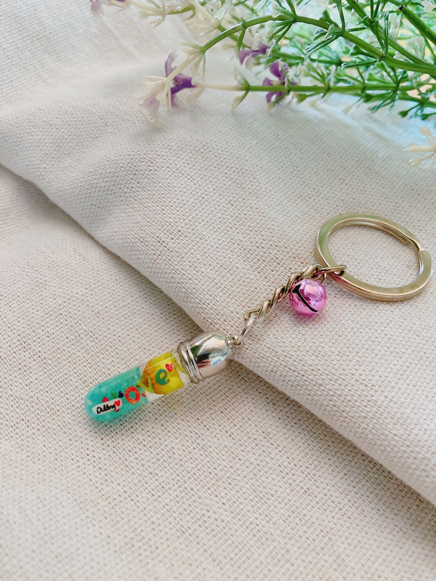 Móc khoá ống thủy tinh dạ quang khắc tên hạt gạo theo yêu cầu, sản phẩm đa dạng về mẫu mã, kích cỡ, màu sắc, chất lượng tốt, vui lòng inbox để shop tư vấn thêm