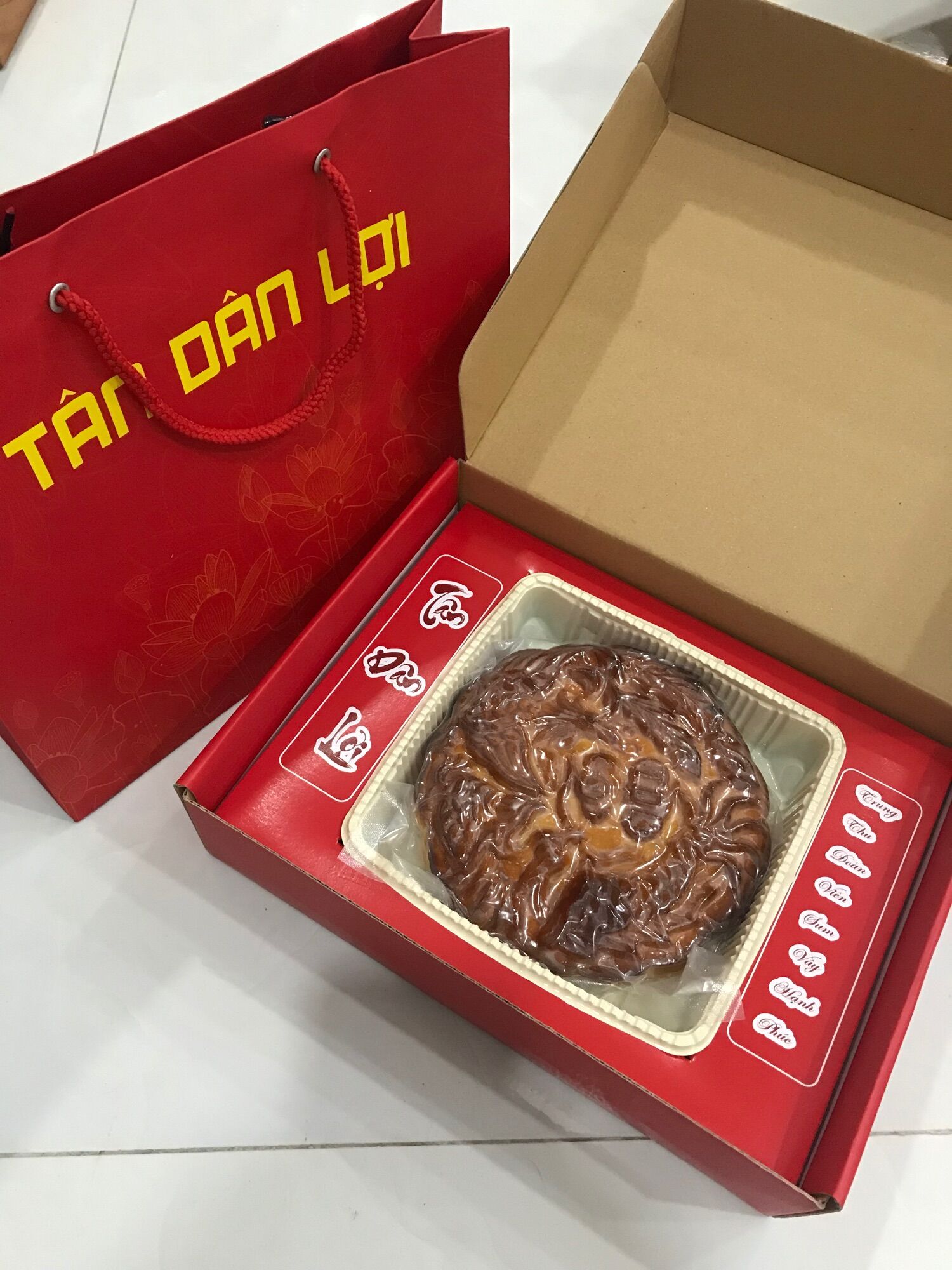 Thập cẩm gà quay -700g bánh trung thu tân dân lợi