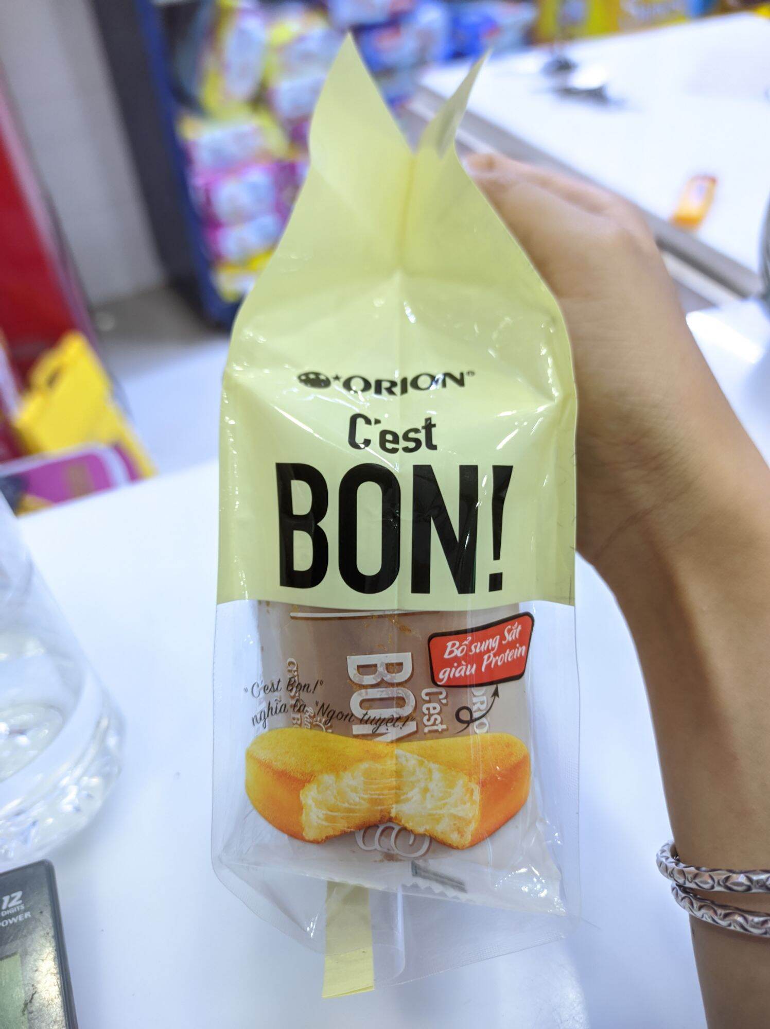[HCM]Bánh Orion Cest BON sợi thịt gà