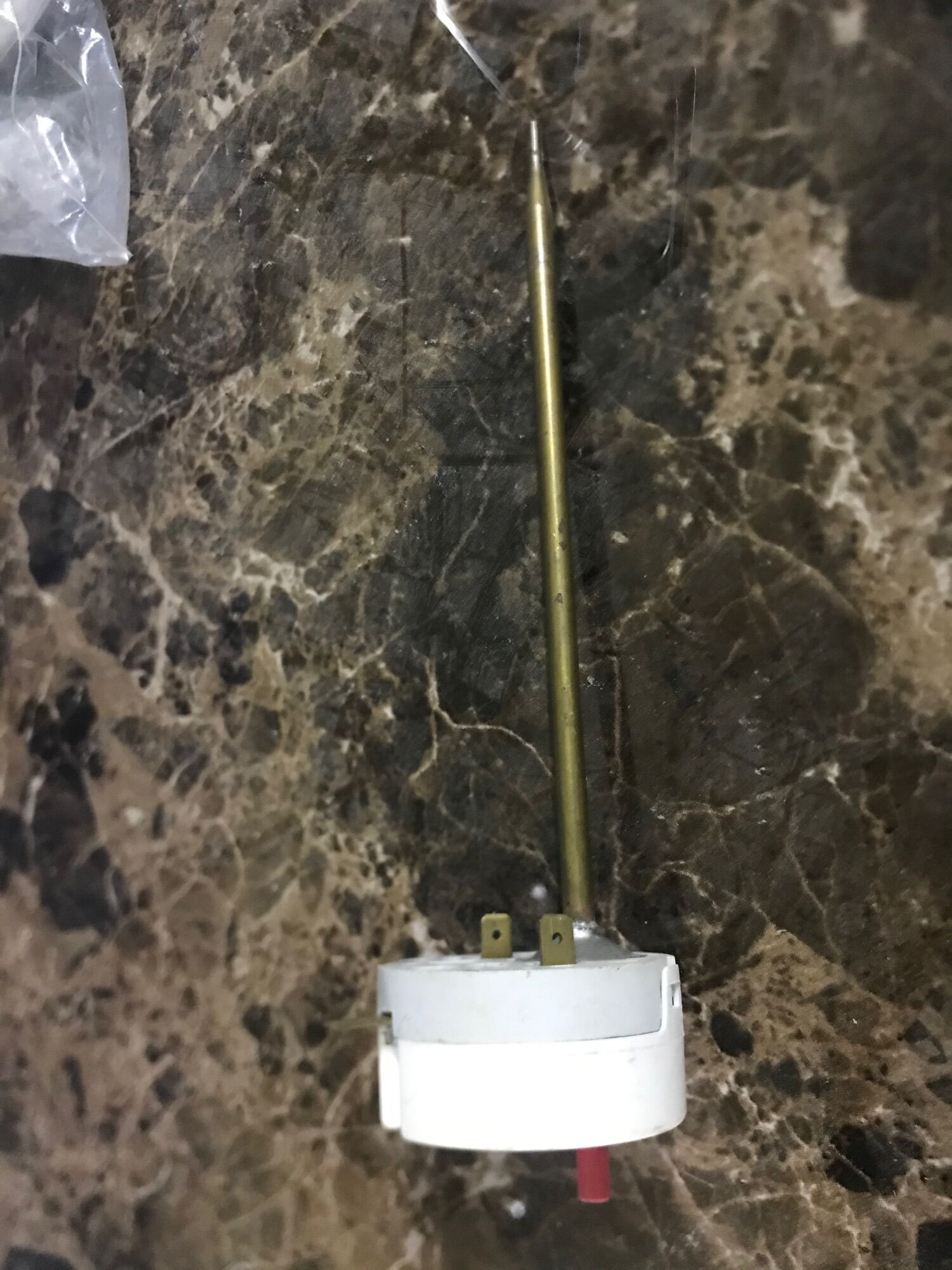 Rơ le nhiệt bình nước nóng