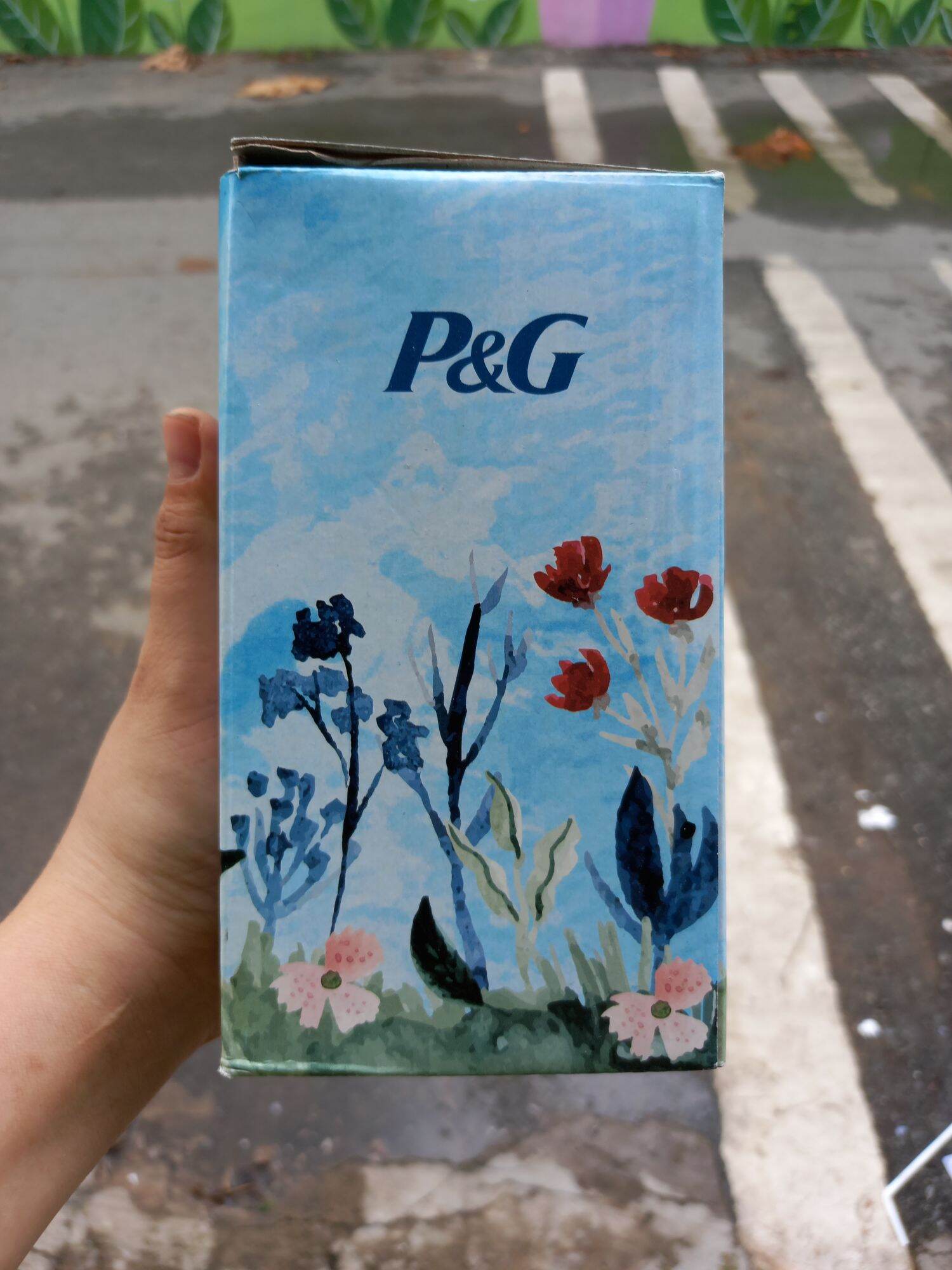 Ly  thủy tinh họa tiết quà tặng P&G