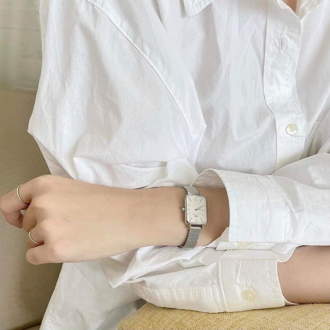 Đồng hồ DW nữ mặt vuông trắng, dây bạc