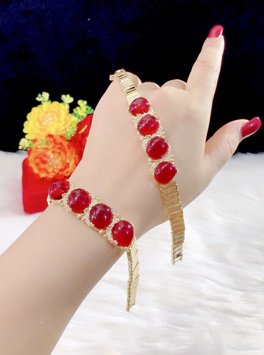 Lắc tay nữ đính đá đỏ mạ vàng 18k mẫu mới về