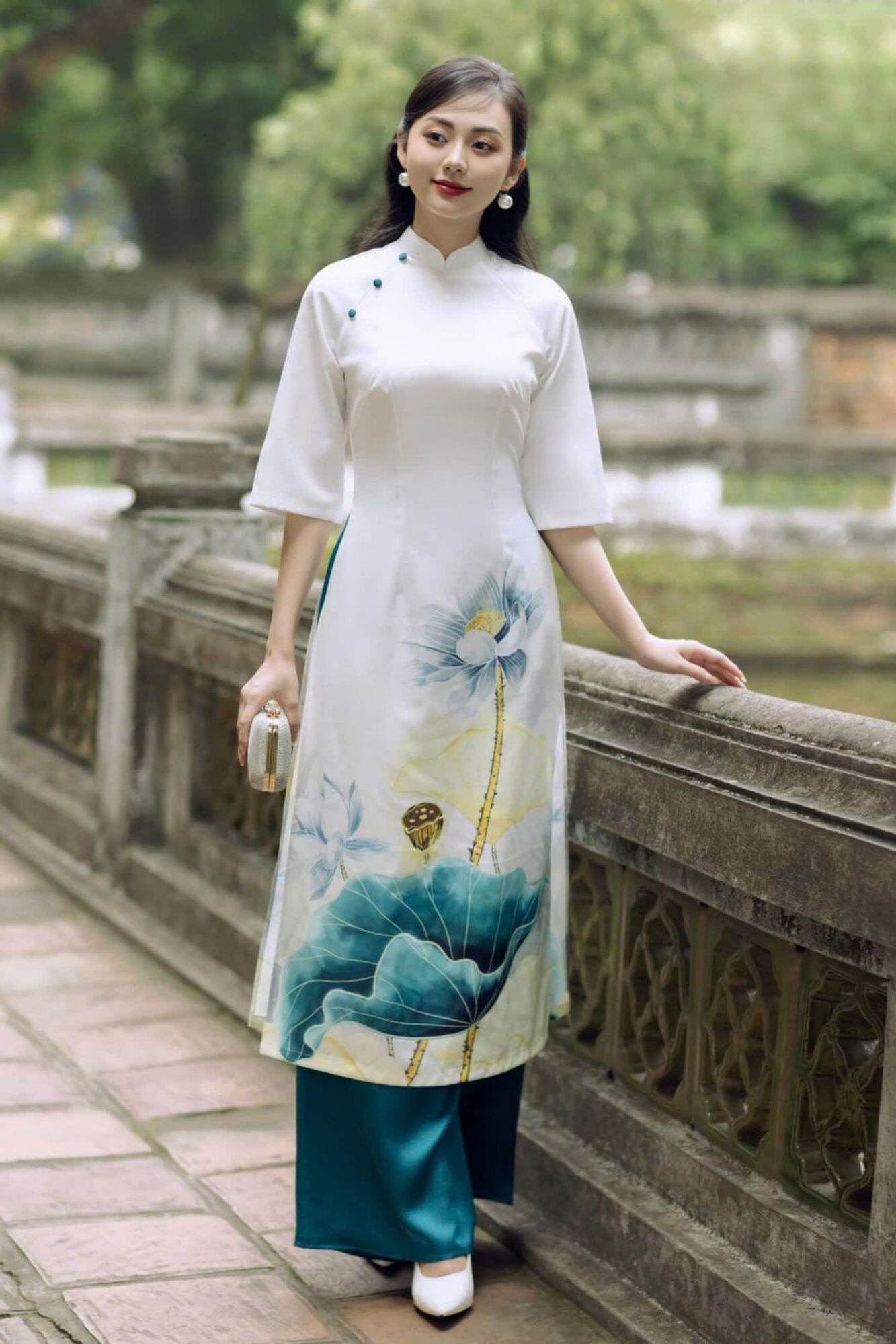 áo dài may sẵn lụa gấm cao cấp thêu thủ công ko kèm quần