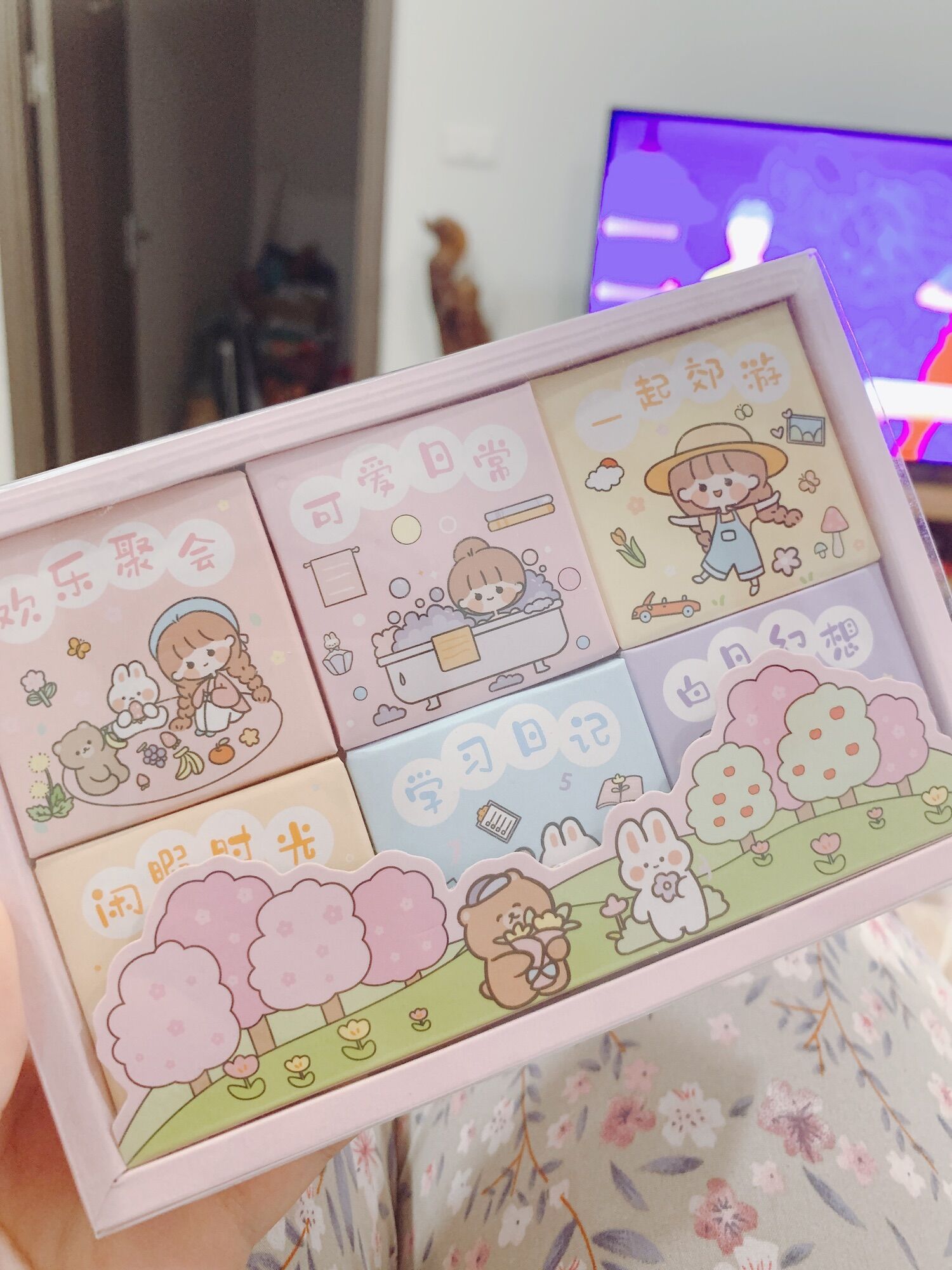 Sticker dán 50 miếng/ hộp.