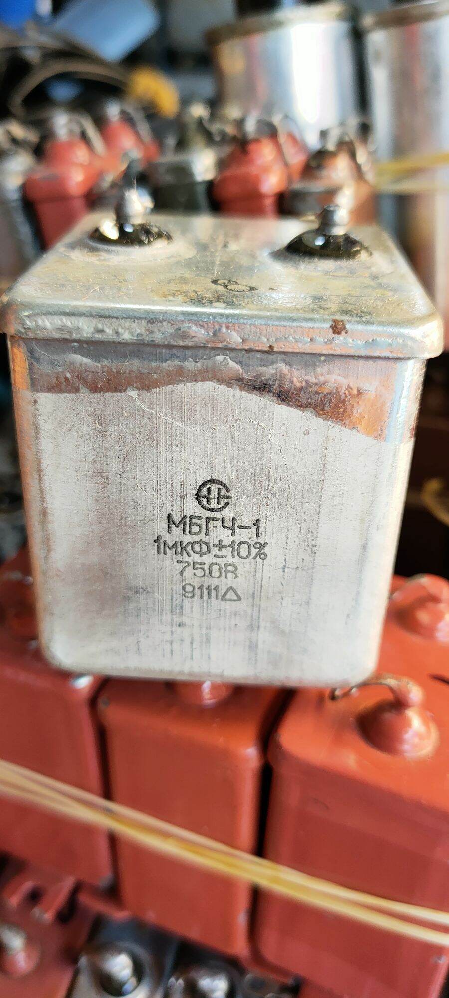 Tụ nga 1uf 750v
