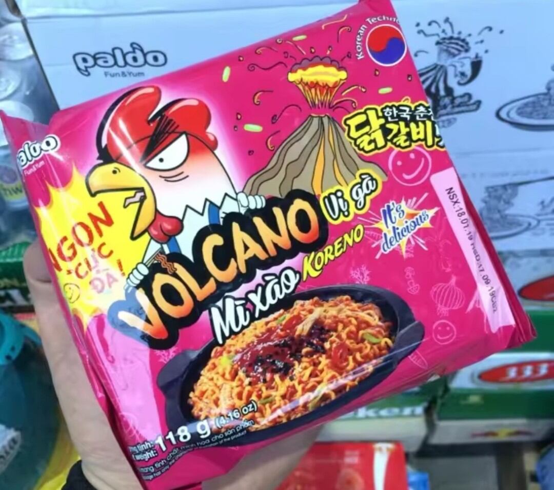 1 Thùng mì xào VOLCANO vị GÀ
