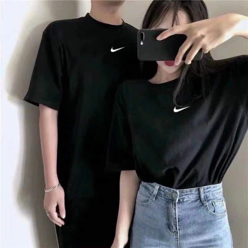 Áo Phông logo giữa ngực đơn giản dáng thụng