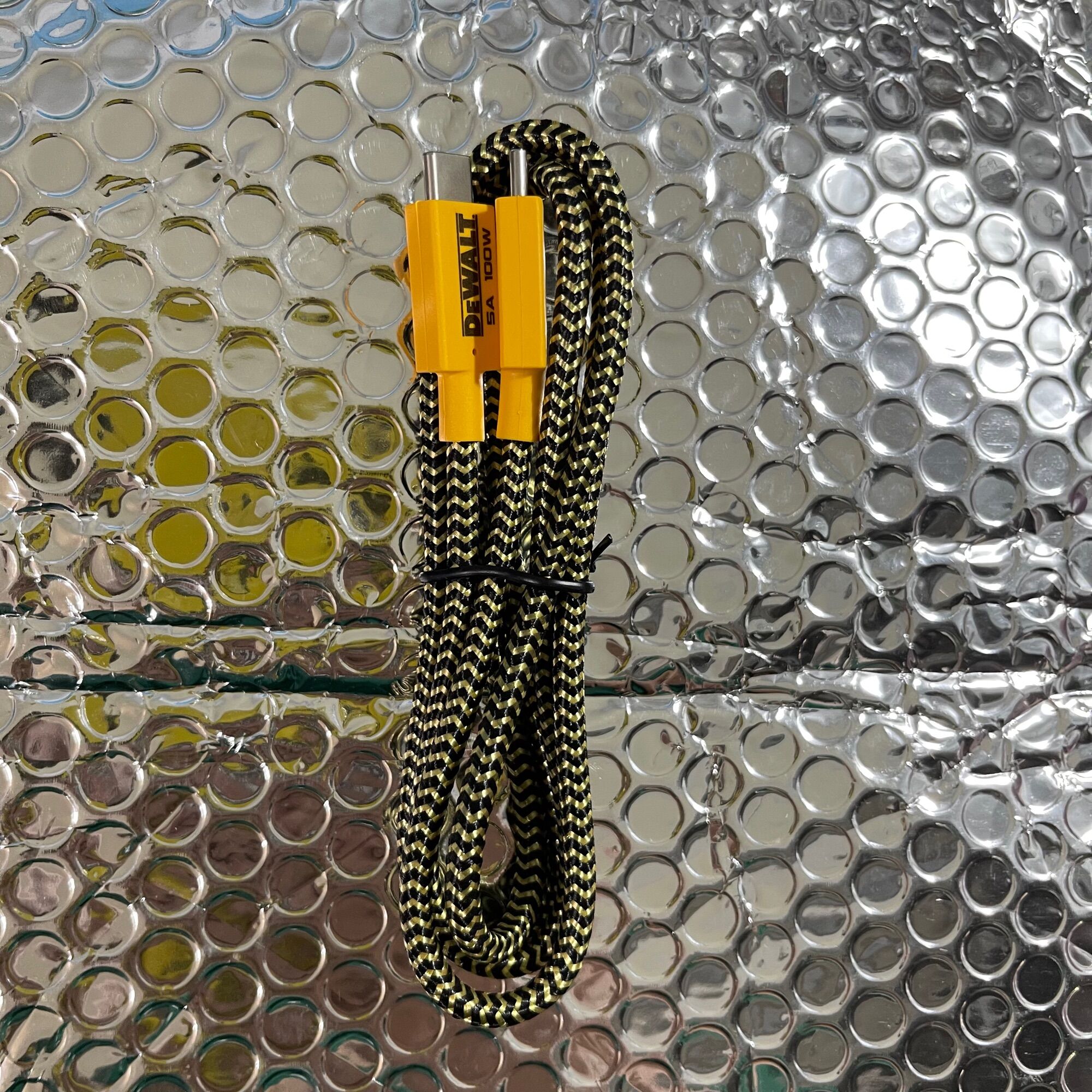 Cáp DeWALT Type C to Type C 100W DeWALT C to C DCB094k