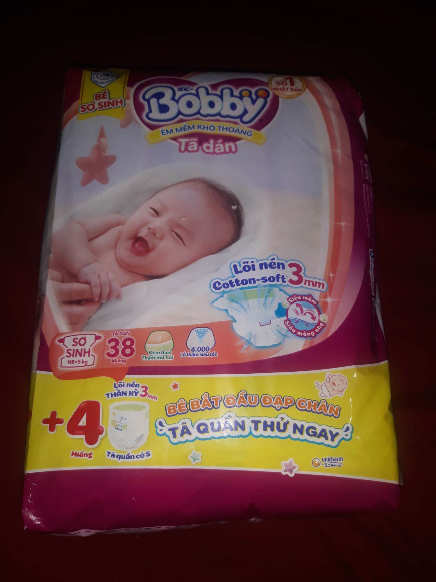 Tã dán sơ sinh bobby 38 miếng + tặng kèm 4 miếng bỉm quần size S