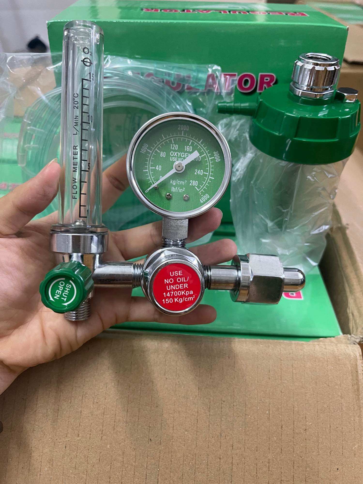 Đồng hồ oxy y tế đo áp suất bình khí Regulator