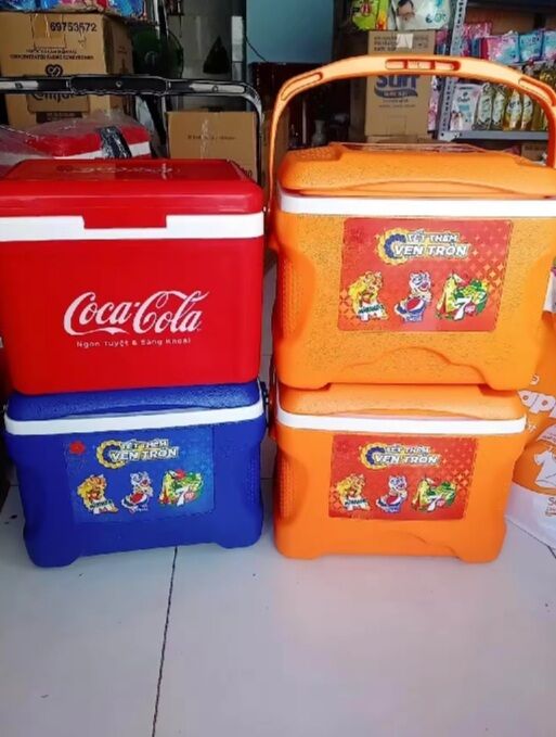THÙNG ĐÁ 6.8 LÍT HÀNG ĐẸP DÀY .  GIAO MẪU NGẪU NHIÊN.