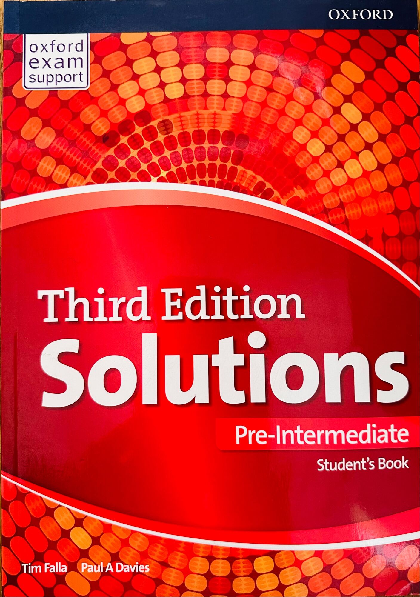 Solutions pre-intermediate 3rd - Student s Book