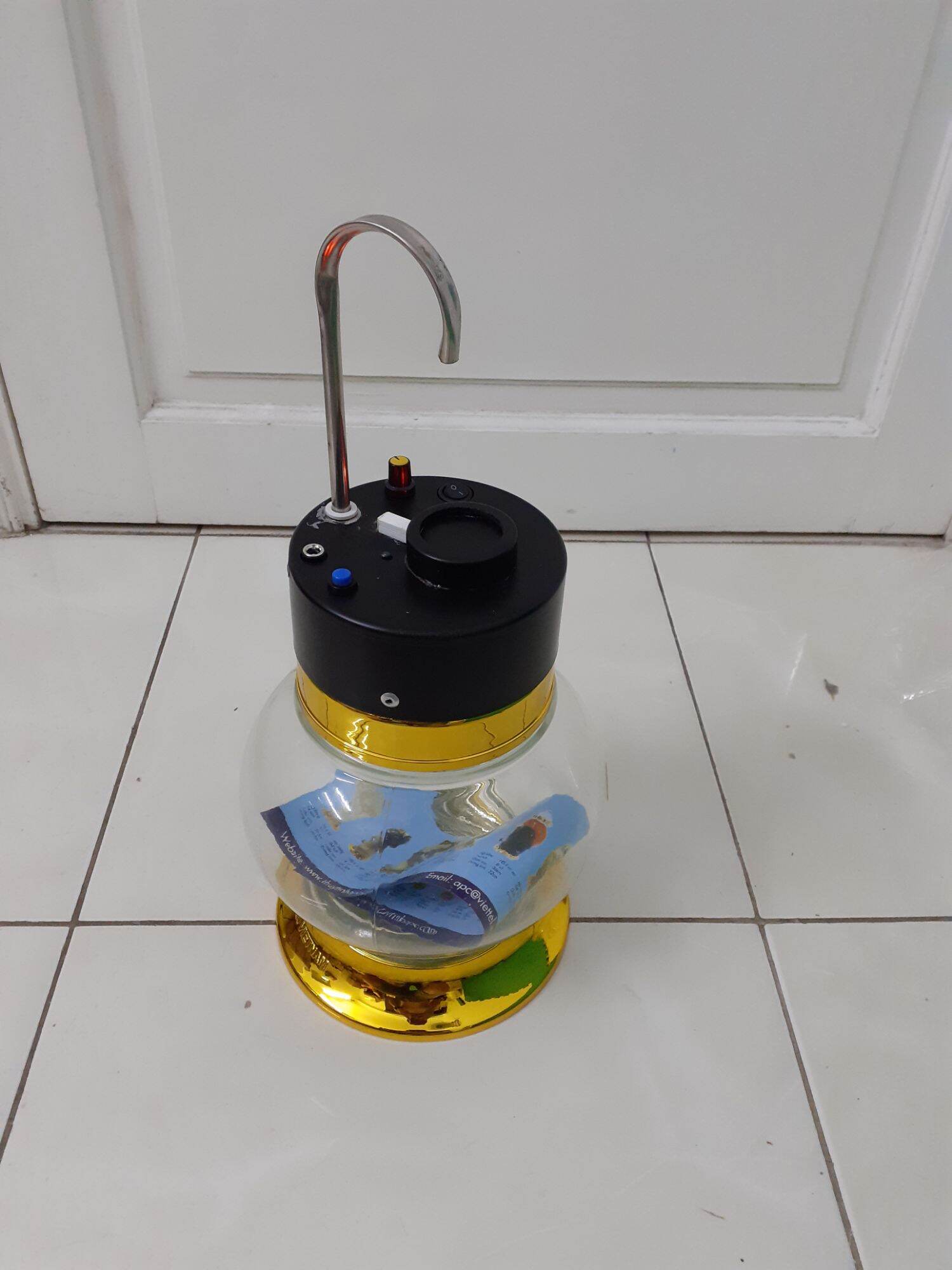 máy rót rượu tự động