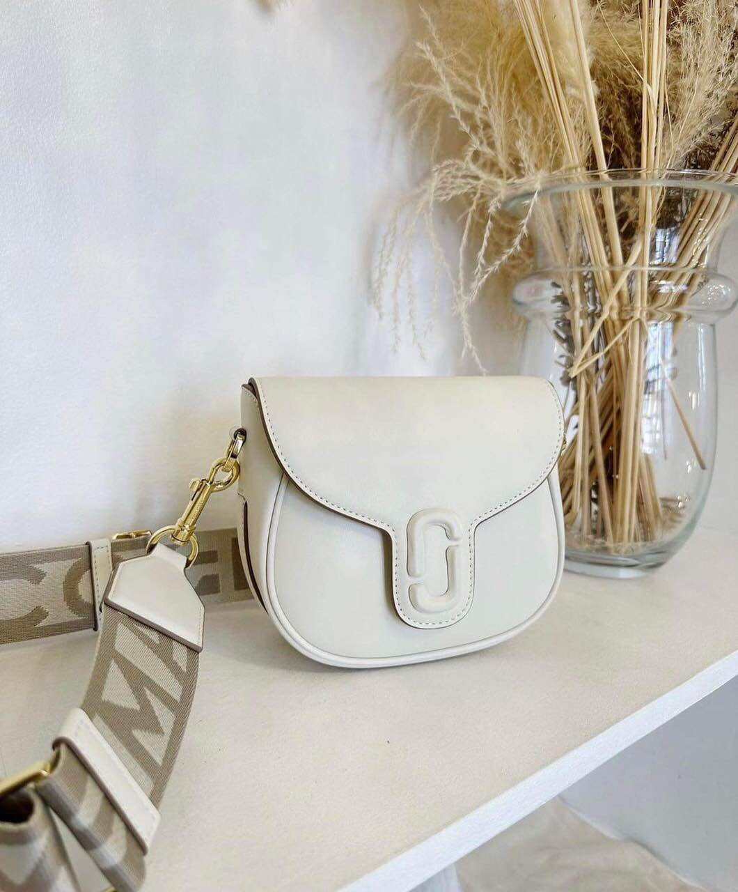 Túi đeo vai nữ love moschino